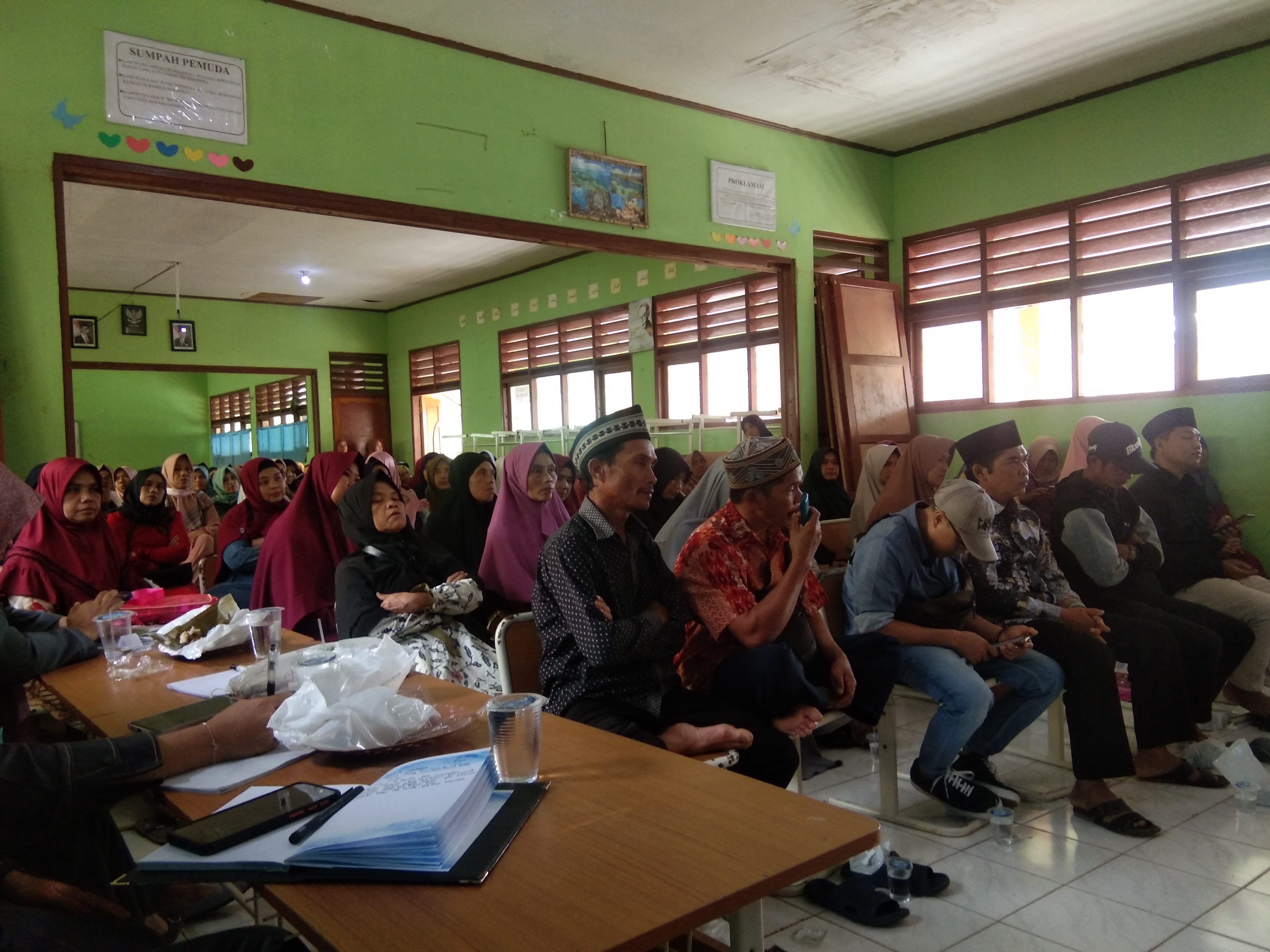 RUANG RAPAT
